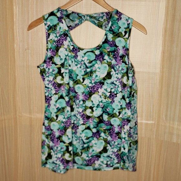Roz & Ali Tropical Floral Sleeveless Flowy Blouse - Picture 2 of 7